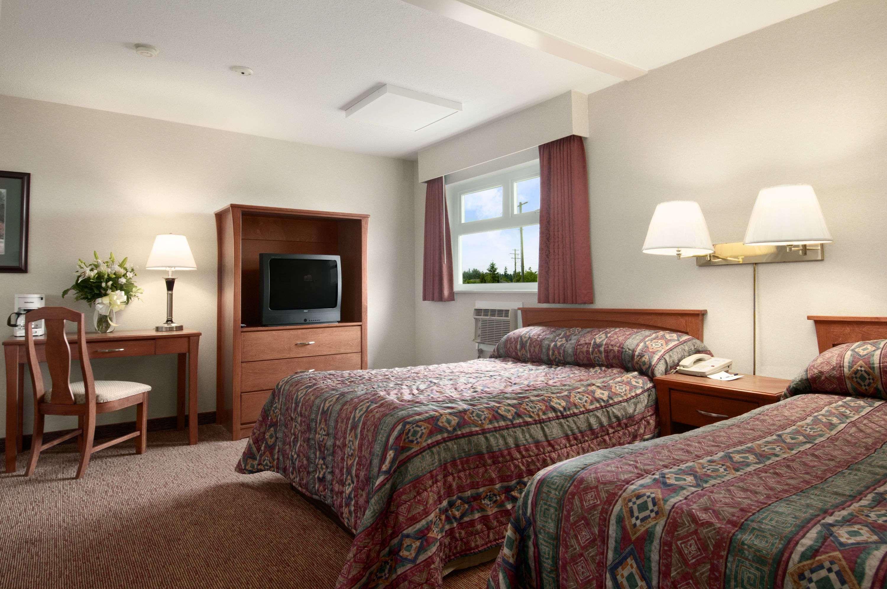 Travelodge By Wyndham Langley Extérieur photo