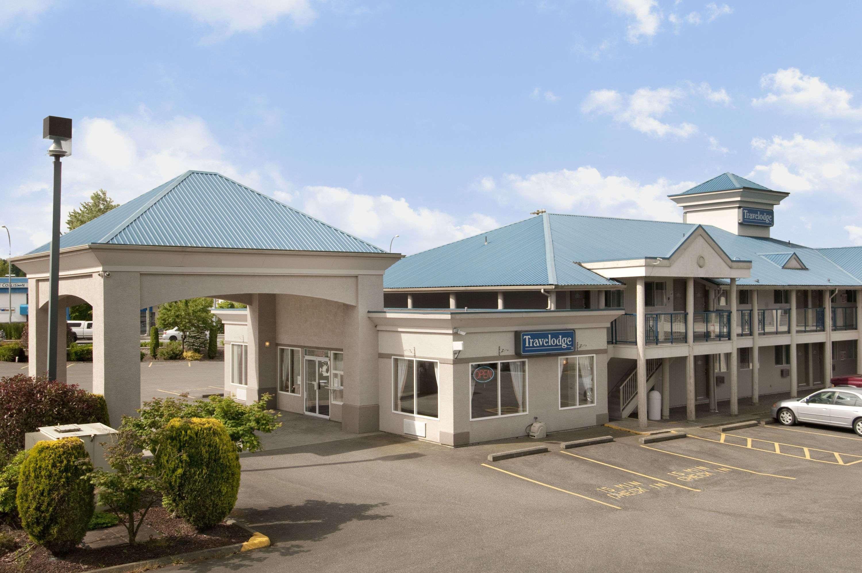 Travelodge By Wyndham Langley Extérieur photo