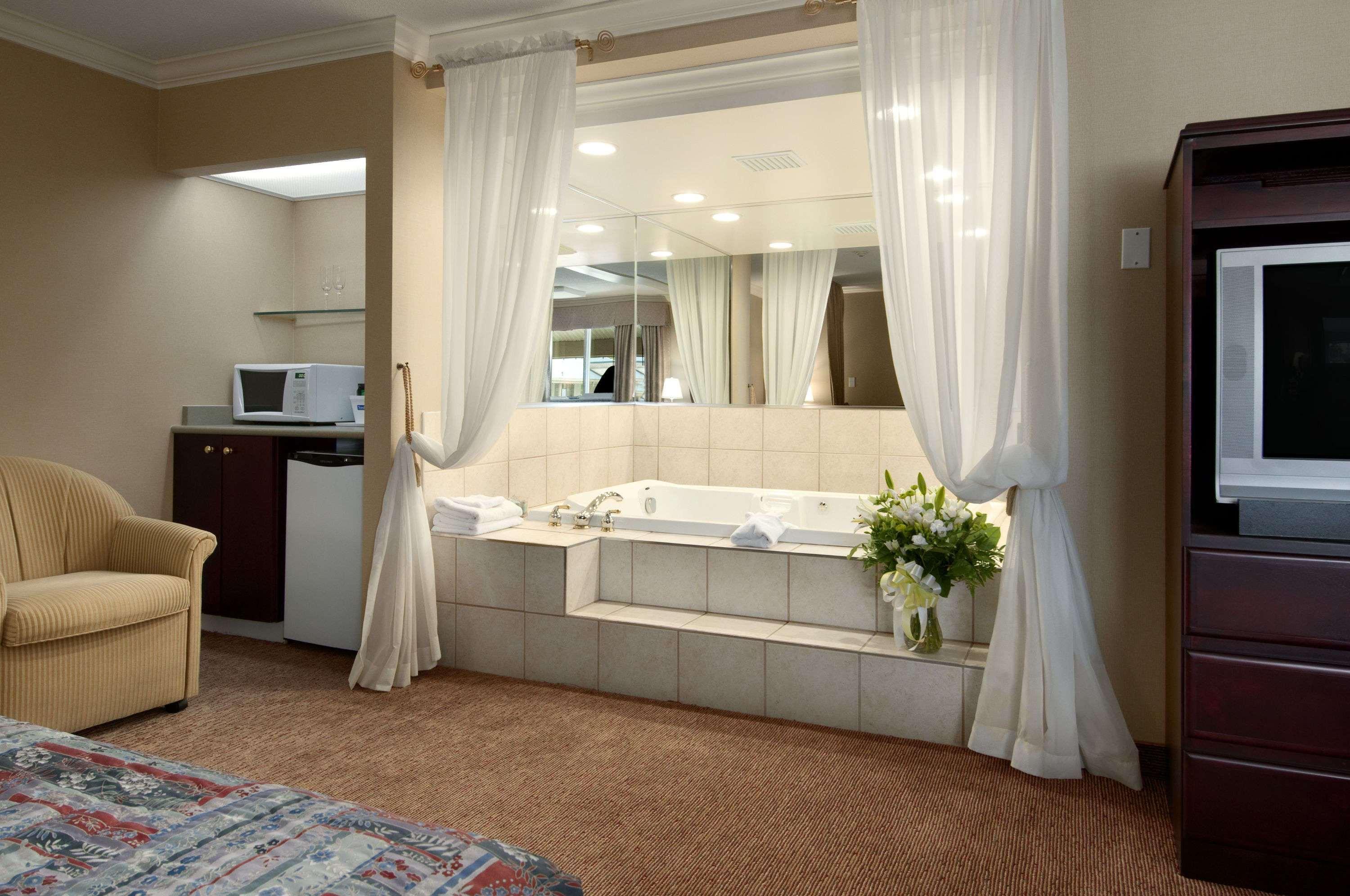 Travelodge By Wyndham Langley Extérieur photo