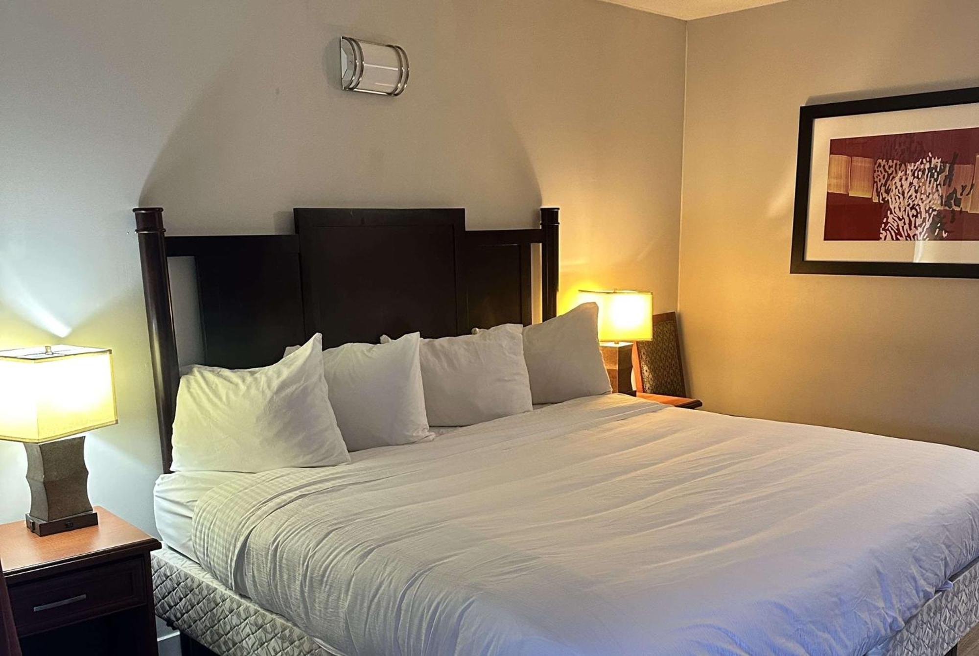 Travelodge By Wyndham Langley Extérieur photo